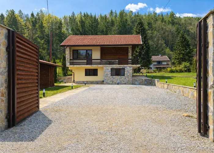 Nyaraló гергана